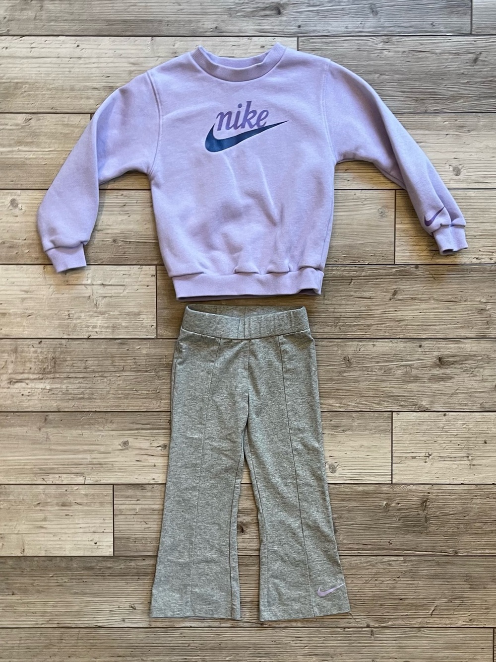 Nike | Lavender Crew Sweatshirt & Gray Flare Leggings | Size: 4T